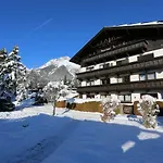 Gaestehaus Friedl Apartman